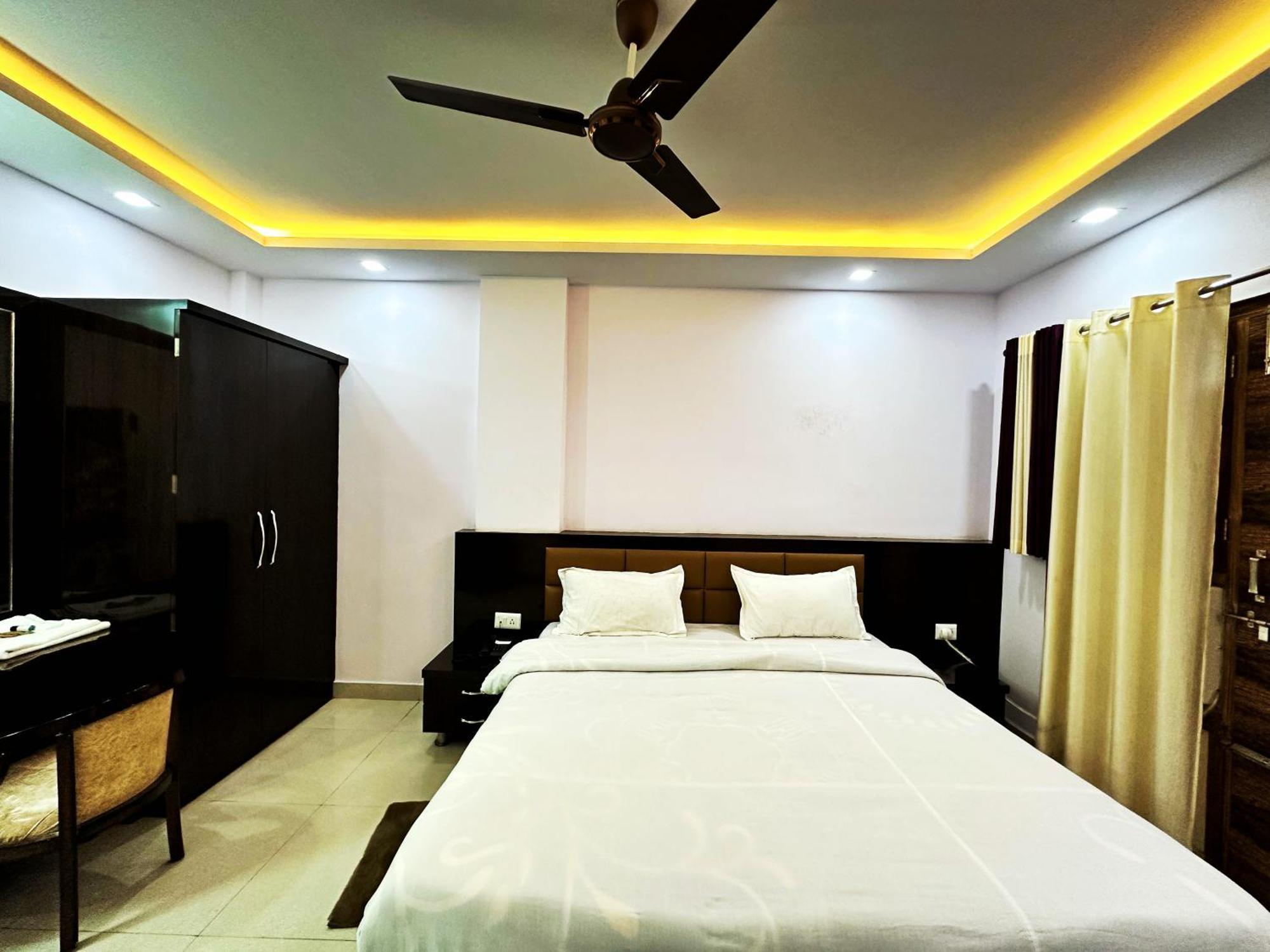 Hotel Pink Paradise Gorakhpur Exteriér fotografie
