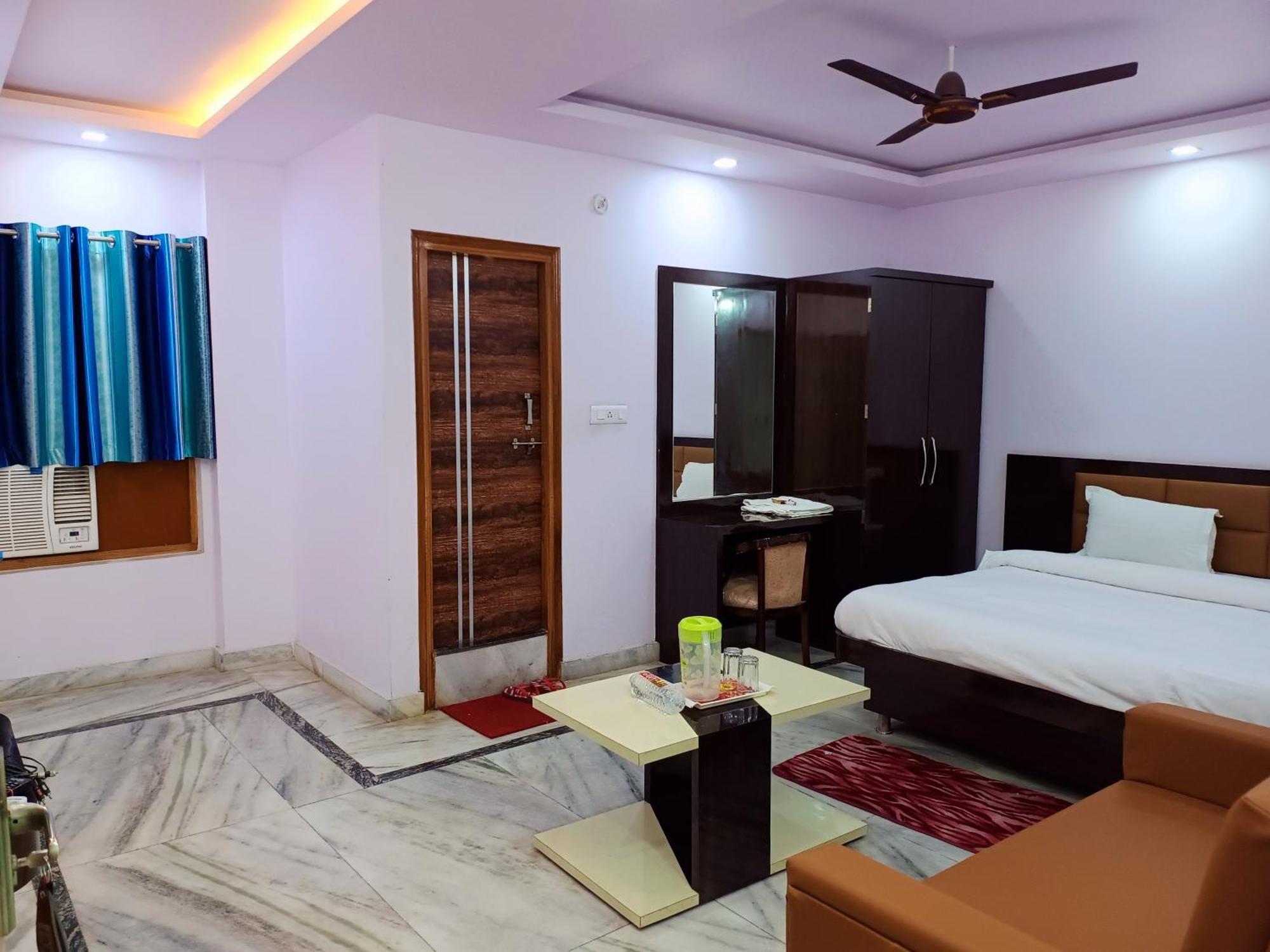 Hotel Pink Paradise Gorakhpur Exteriér fotografie